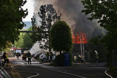Waiblingen: Grossbrand im Alba Werk - mehrere Feuerwehren im Grosseinsatz